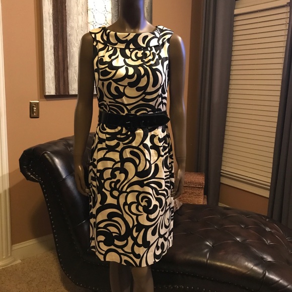 R&K Dresses & Skirts - Black and cream dress